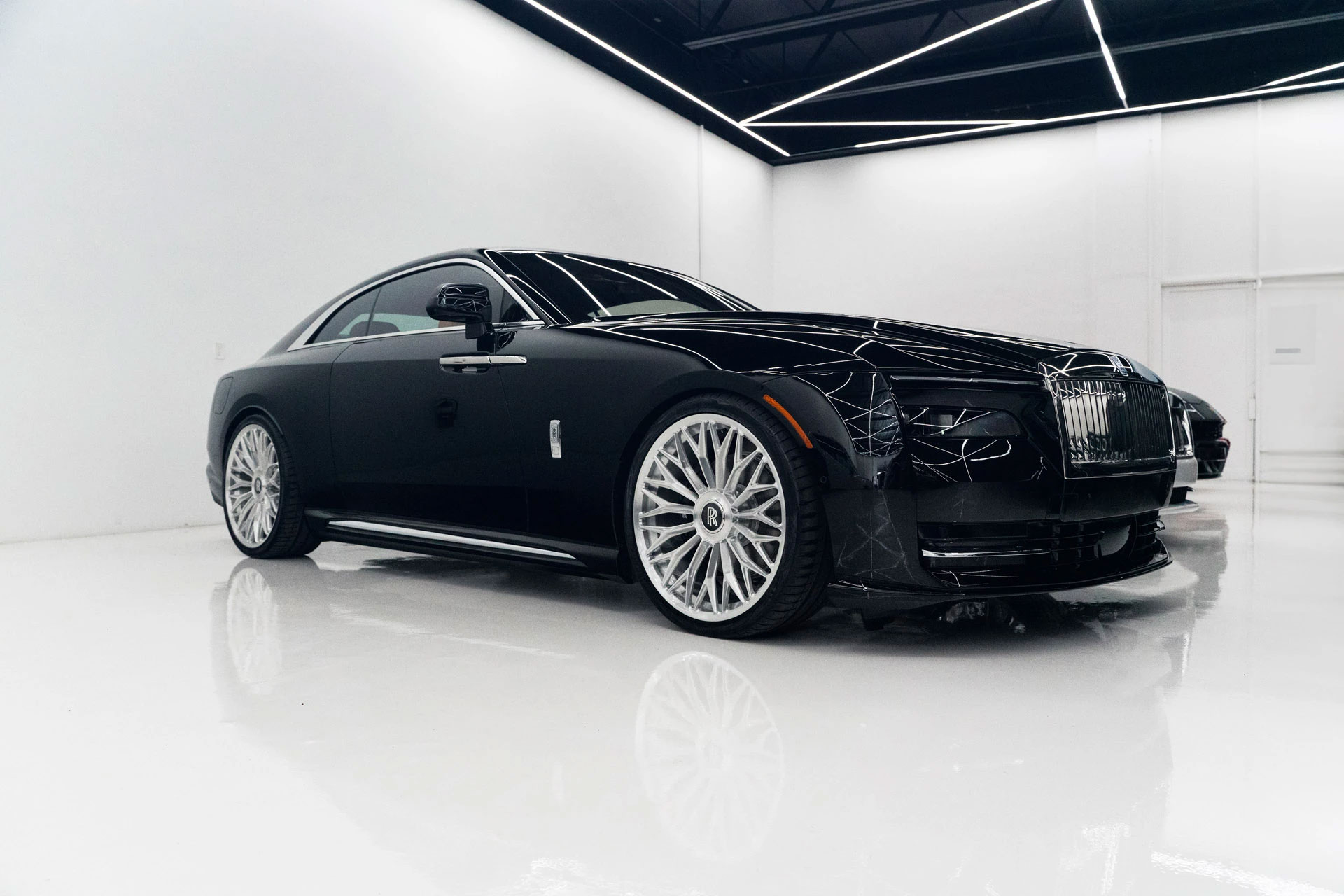 Rolls-Royce Spectre with 1886 Custom Forged Wheels